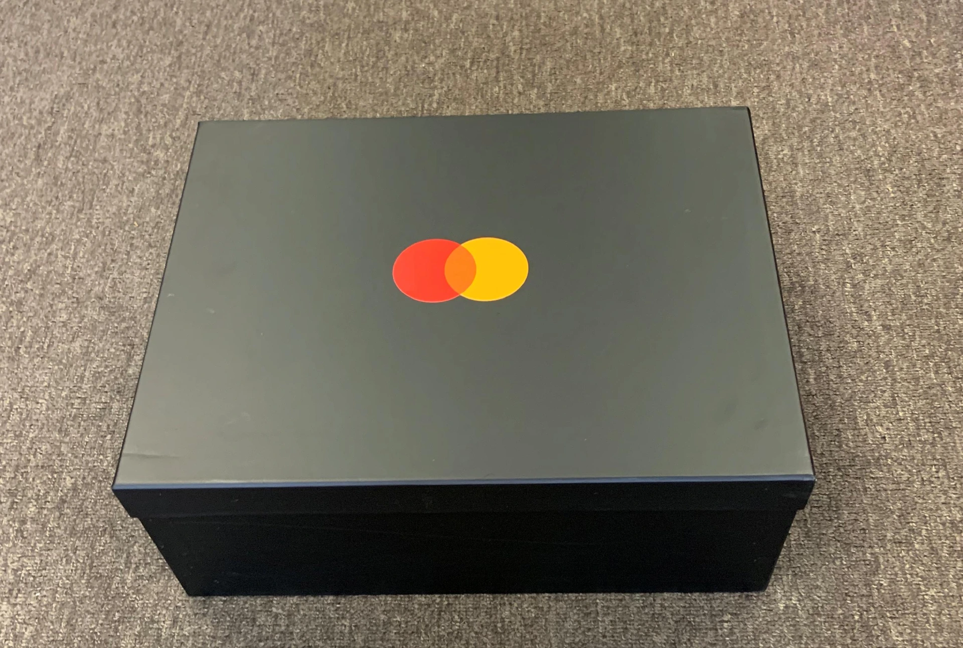OTB-Mastercard-giftbox-crop